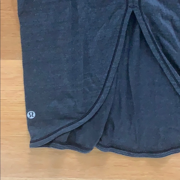 Lululemon Twist and Reach Tank Top w Built in Bra - Picture 5 of 6